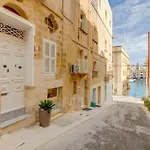 Charming Maltese Townhouse In * Senglea