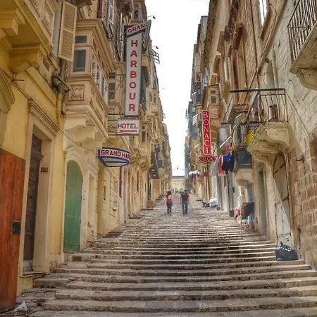 Charming Maltese Townhouse In *