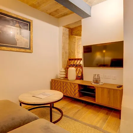 펜션 Charming Maltese Townhouse In