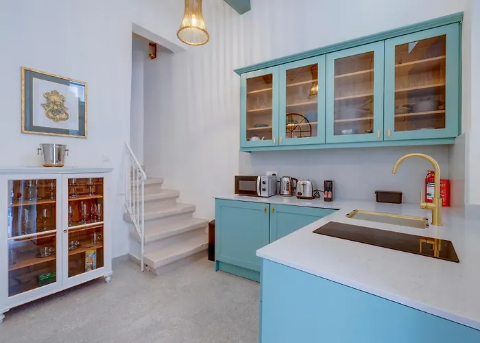 Charming Maltese Townhouse In *